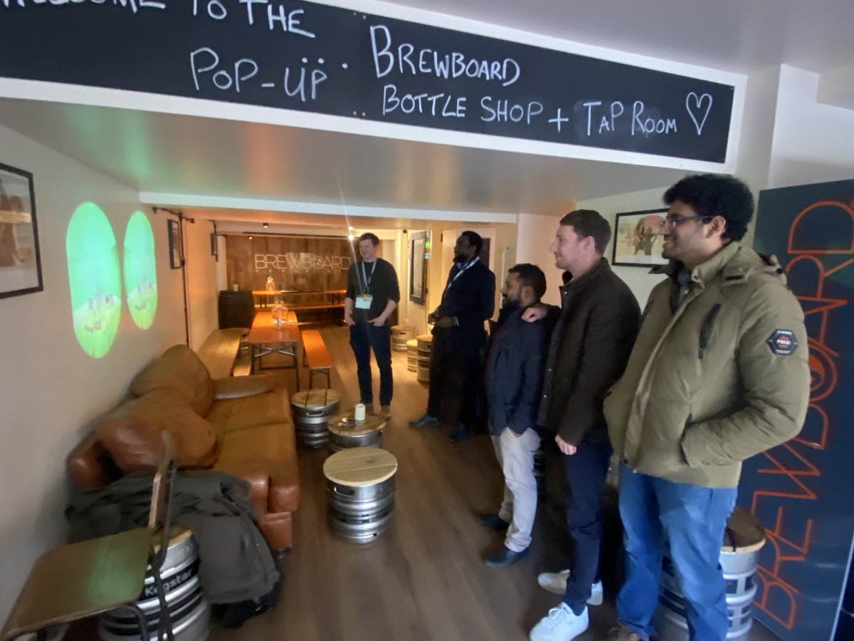 ConnectingCambs's tweet image. We&apos;ve also been broadcasting the show live to another venue over the 5G Open RAN network, to @BrewBoard Pop-Up Taproom &amp;amp; Bottle Shop on Peas Hill nearby to @CambridgeCornEx.

@AWTG_Ltd #Benetel @Gooii_Design @OntixUK @UniOfSurrey @WolframResearch @camcitco @hungryhungree #COREHDD