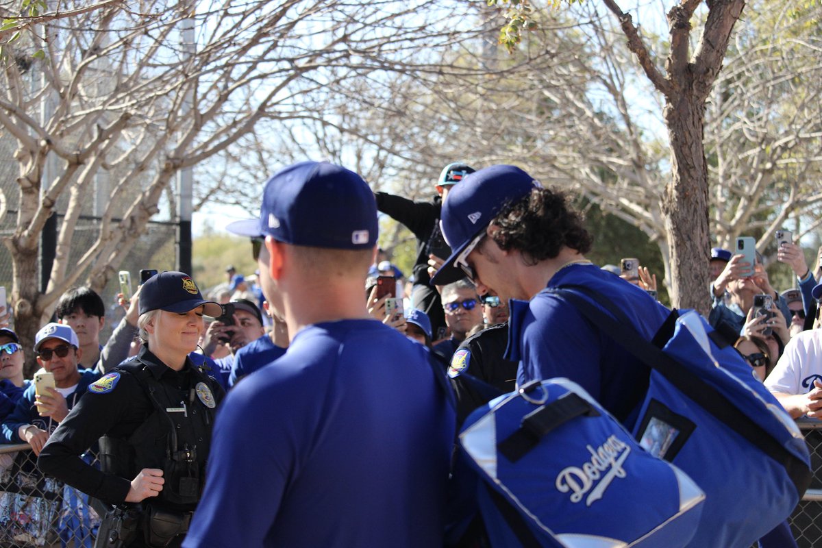 roblespan's tweet image. #DodgersST #CamelBackRanch #SpringTrainging #WSChamps #JamesOutman