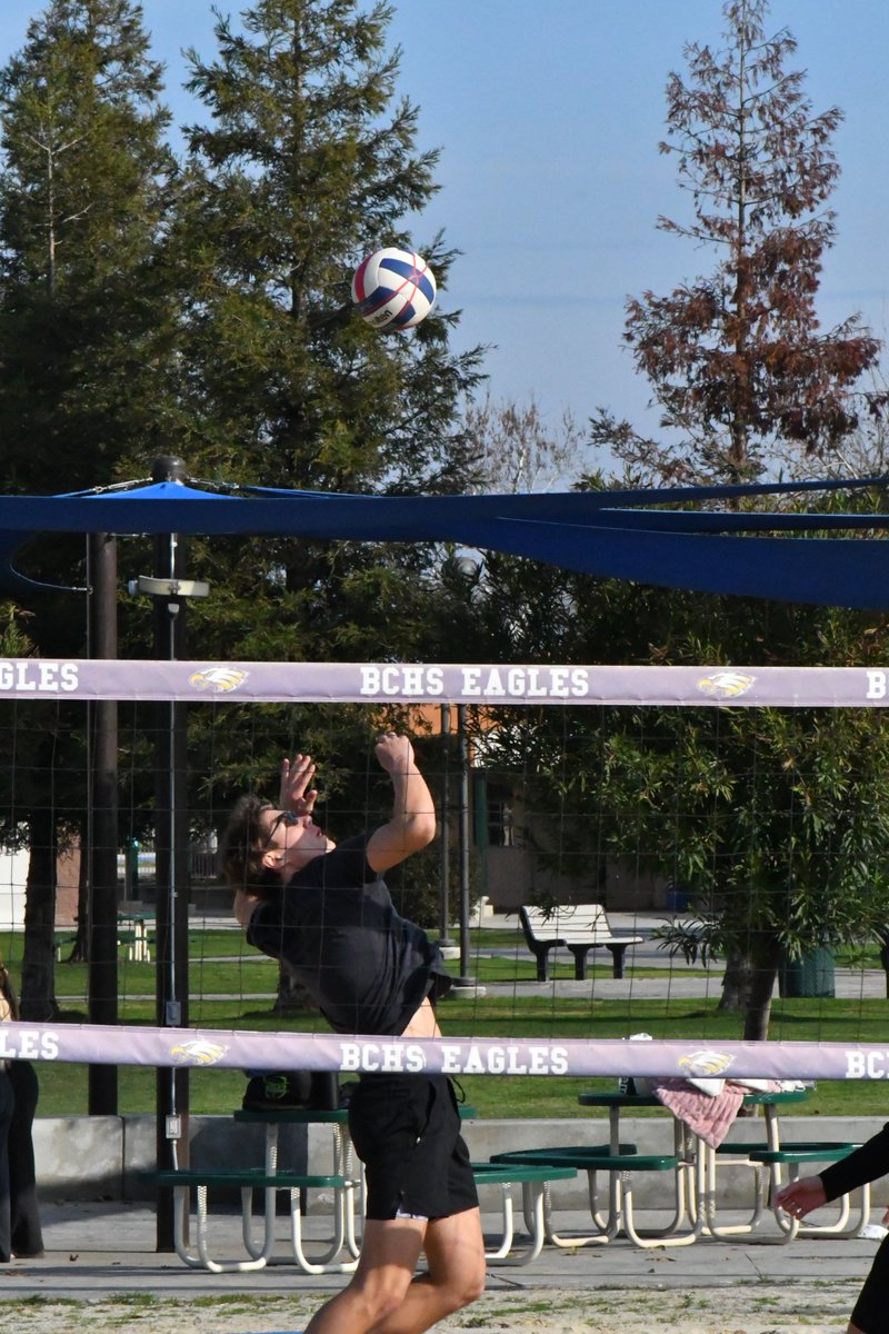 JeremyKenney_QB's tweet photo. My buddy Jack Doss and I took 2nd place in the men's beach volleyball advanced division tournament a couple of weeks ago. A little warm up for us before we start our season with our Bakersfield Christian High School indoor volleyball teammates. First game tonight against Sunnyside High School in Fresno. A nice little off season exercise until spring football starts up at Bakersfield College. @dthedeacon @SethWDamron @ThompsonTy34