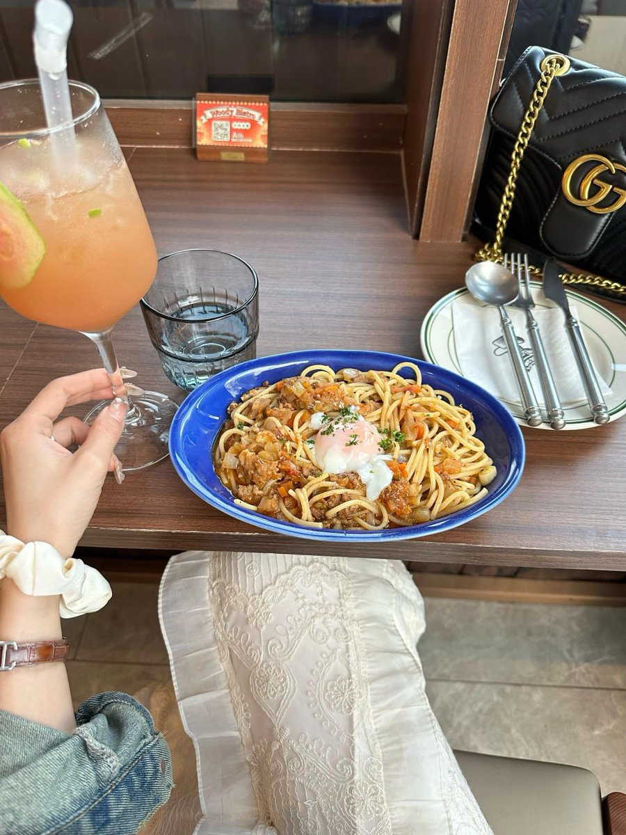 A little lunch break magic! ✨ #TreatYourself