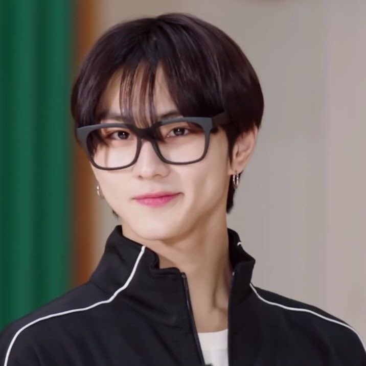#썬양

20x19 

너 근데 머할건데 공부를 
이렇게 열심히 행?      
                                           이혼전문변호사요
?
