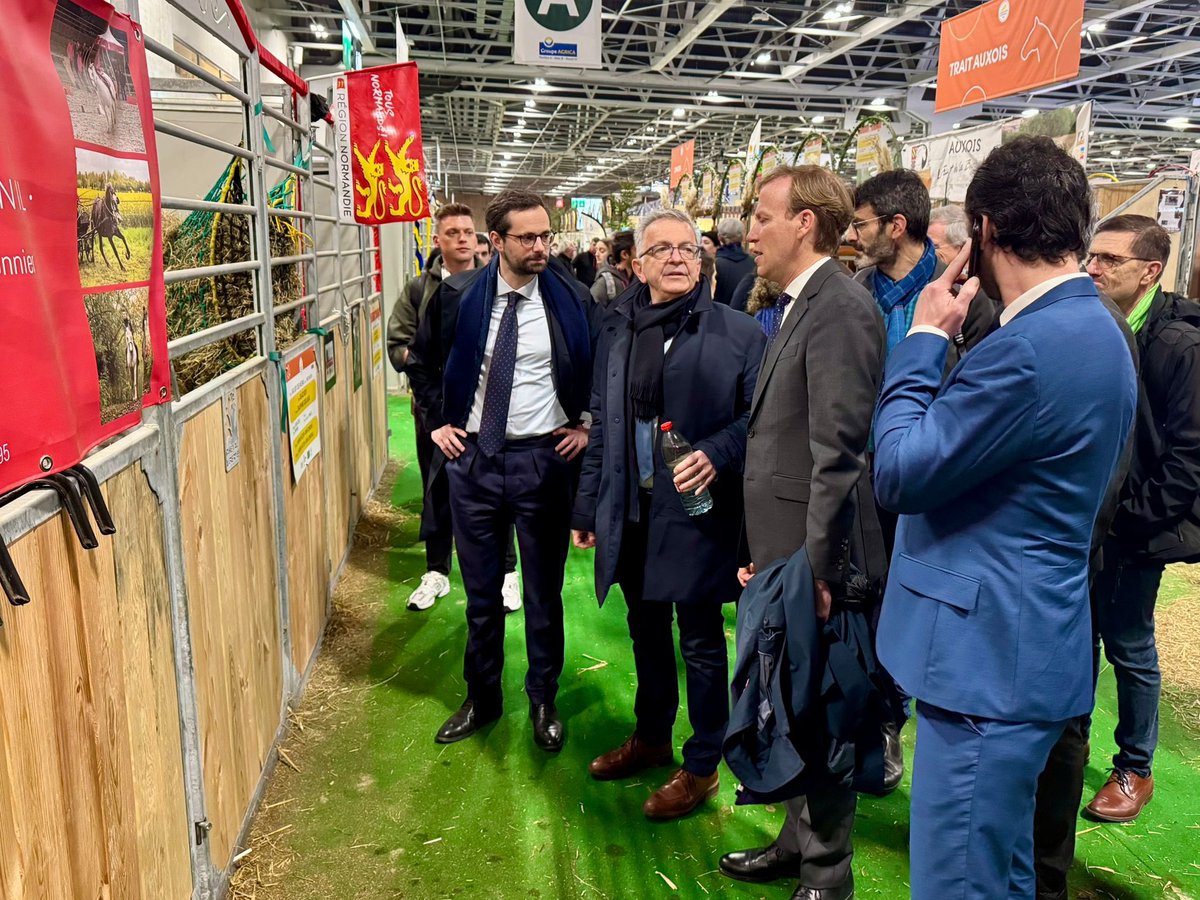 Au Salon de l'agriculture avec <a href="/HHuwart/">Harold Huwart</a> et <a href="/fbonneau/">François Bonneau</a>. Une journée consacrée à promouvoir l'excellence des produits du Perche et de notre territoire. Un moment fort de soutien à nos agriculteurs. 🇫🇷 #SIA2025