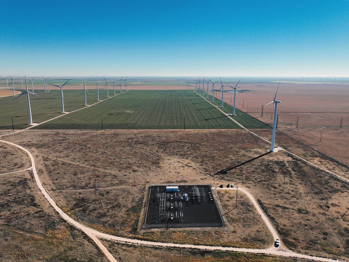America’s largest publicly traded Bitcoin mining company, <a href="/MARAHoldings/">Moved to @MARA</a>, just acquired this 114 megawatt wind farm in Hansford County, Texas