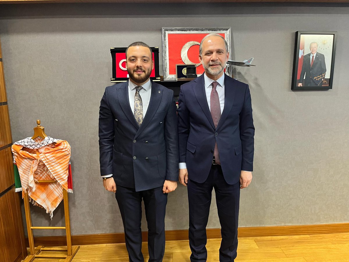 Behcet_akn's tweet photo. Ak Parti Hatay İl Kadın Kolları Başkanımız Sn.Fatma Gül ÇALIM, Av.Simay Siret ÇALIM ve İl Gençlik Kolları Başkan Yardımcılarımız la  birlikte Hatay Milletvekilimiz Sn.Abdulkadir ÖZEL’i TBMM ofisinde ziyarette bulunduk.
@AbdulkadirOzl https://t.co/2SFsR2pzWG