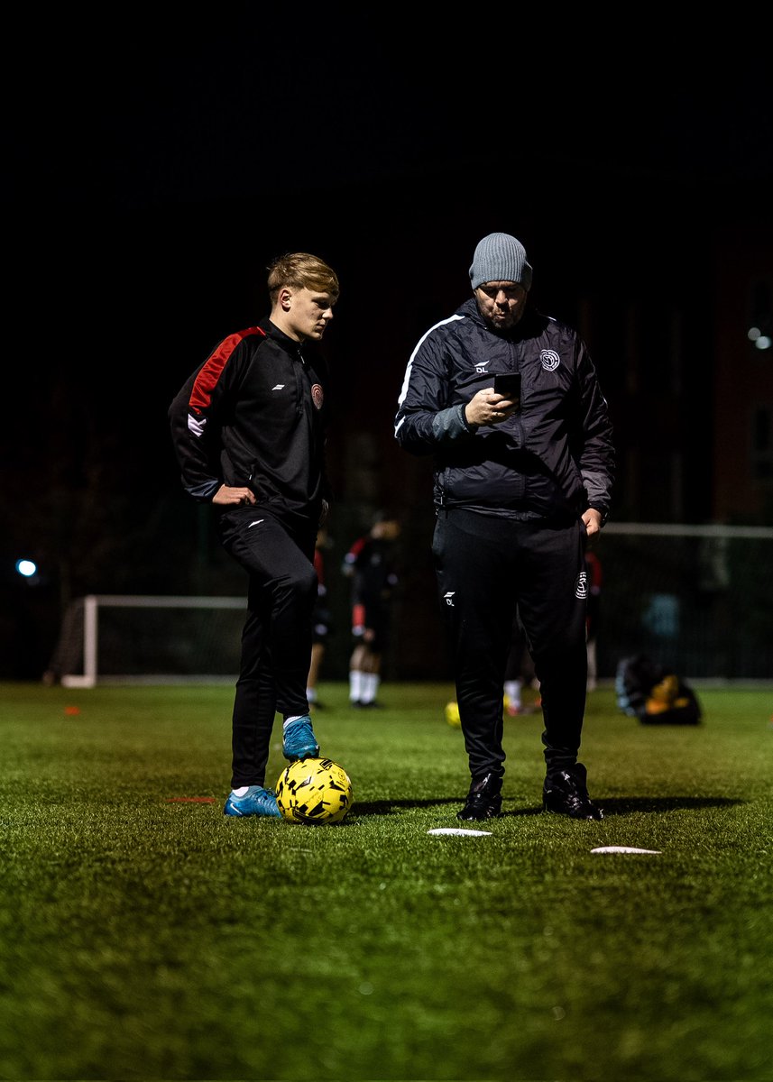 SPaddockFC's tweet photo. Our lads putting in the work with @VoonSports Smart Rebounder! ⚽

Tracking progress, improving technique, and making every session count. Want to level up your training? Use code "UpThePaddock" for 5% off at Voon Sports!💪

#StretfordPaddock #UpThePaddock #Football #VoonSports https://t.co/QQJQV9LaPD