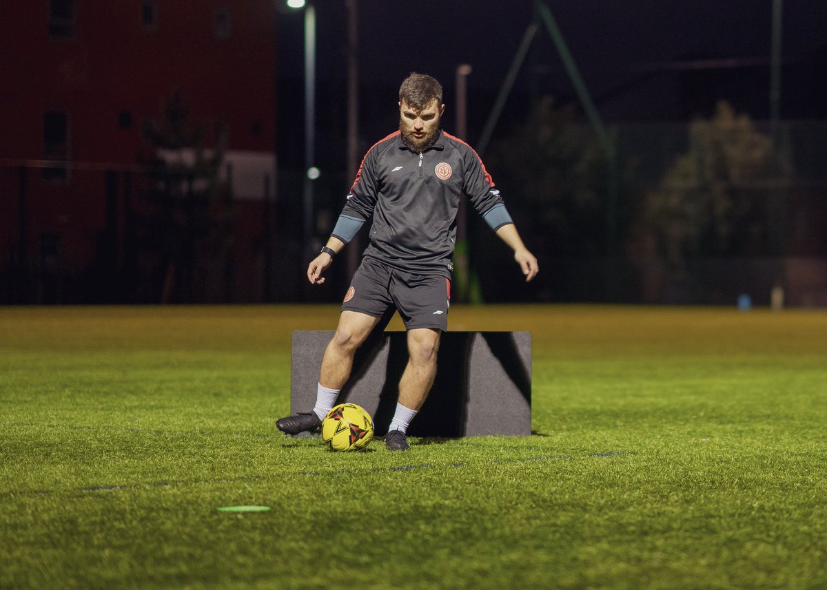 Our lads putting in the work with <a href="/VoonSports/">Voon Sports</a> Smart Rebounder! ⚽

Tracking progress, improving technique, and making every session count. Want to level up your training? Use code "UpThePaddock" for 5% off at Voon Sports!💪

#StretfordPaddock #UpThePaddock #Football #VoonSports