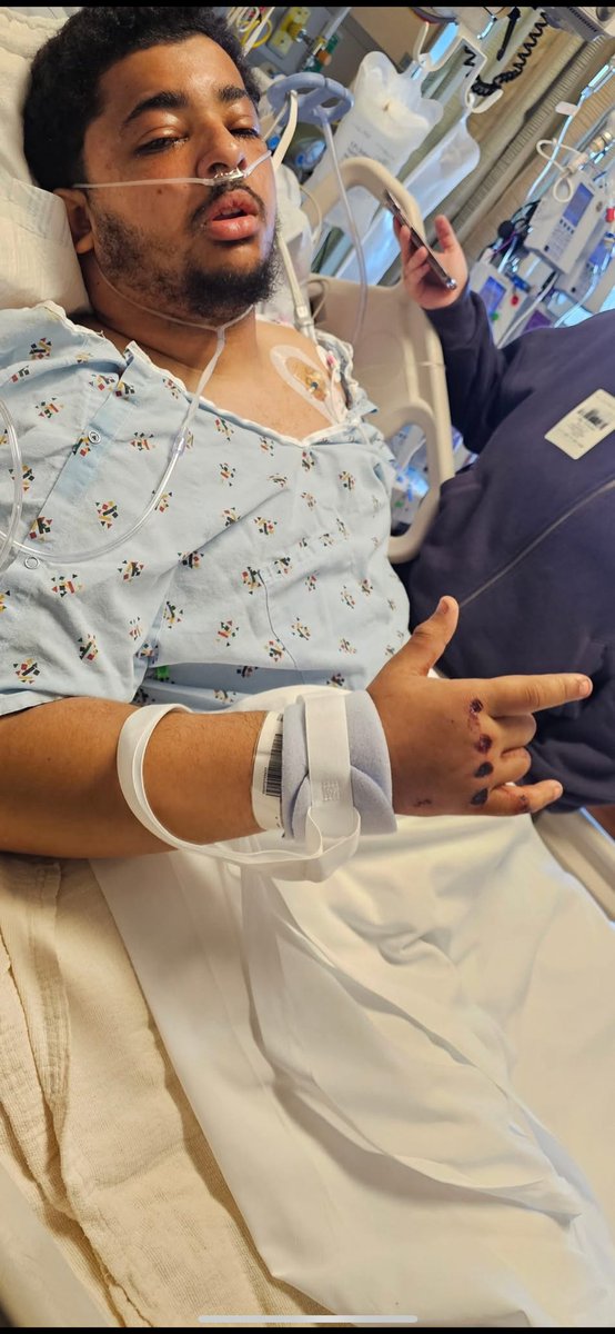 zaay 🖤 tweet media