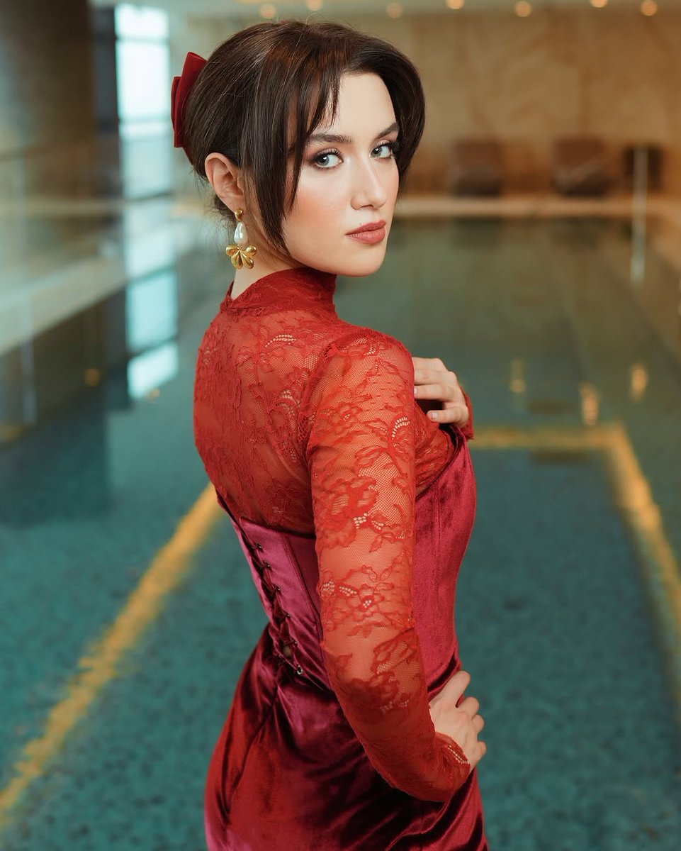 Moon 🌚                                            🌝 Sun

#CemreArda #GökberkYıldırım