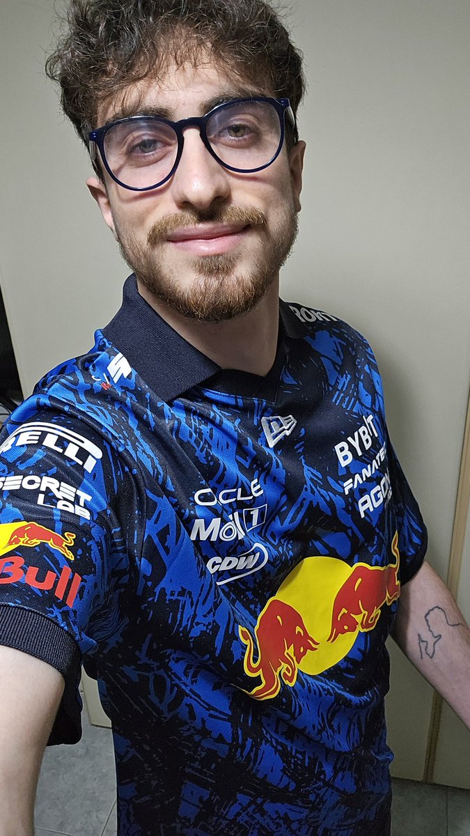 _vetteliano tweet media