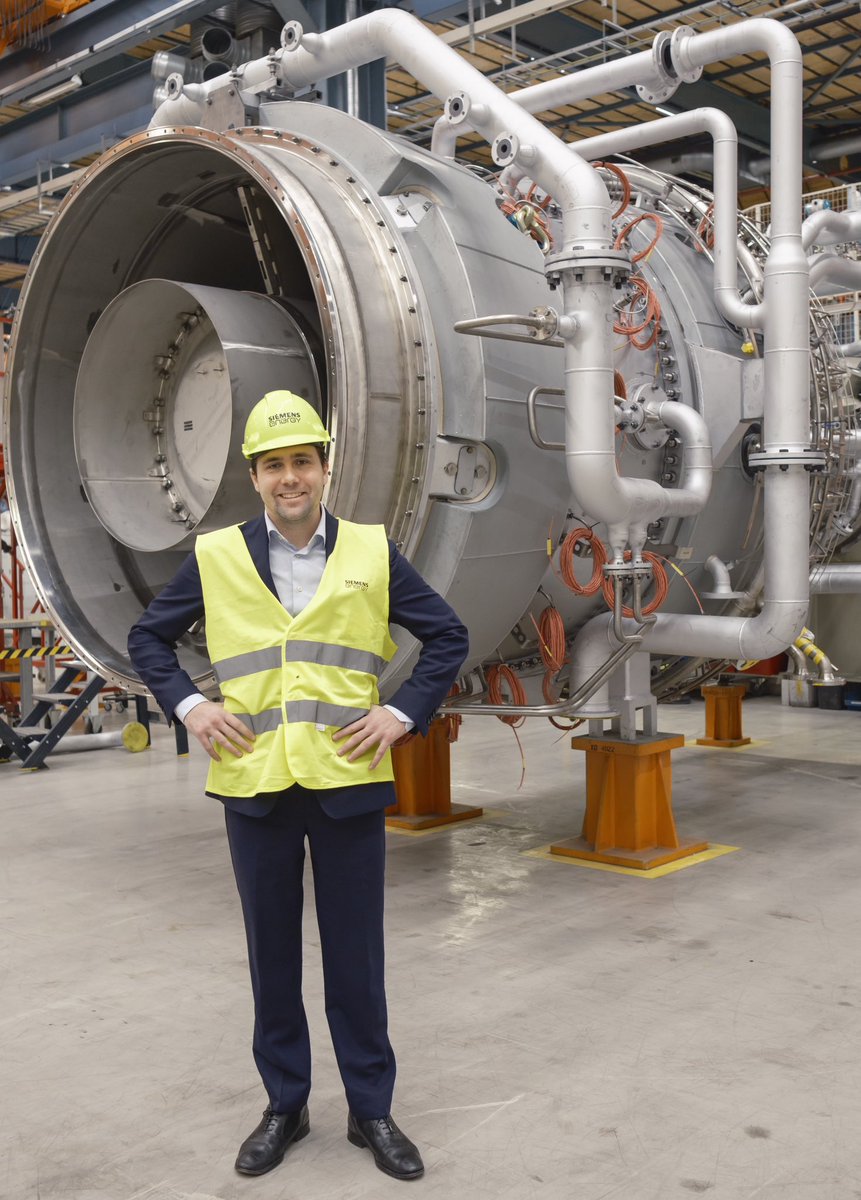 Svenskfinansierade, och svenskbyggda gasturbiner snart på väg till Ukraina🇺🇦

Regeringen beslutade i höstas om 500 mkr i stöd till två stora gasturbiner. Varje turbin kan generera el till 185 000 människor. Nu är gasturbinerna snart redo för leverans. Svenskt stöd gör skillnad.