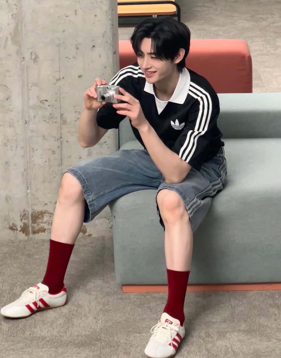 Sunghoon's camera in Adidas ads: CANON Vintage PowerShot A-series
