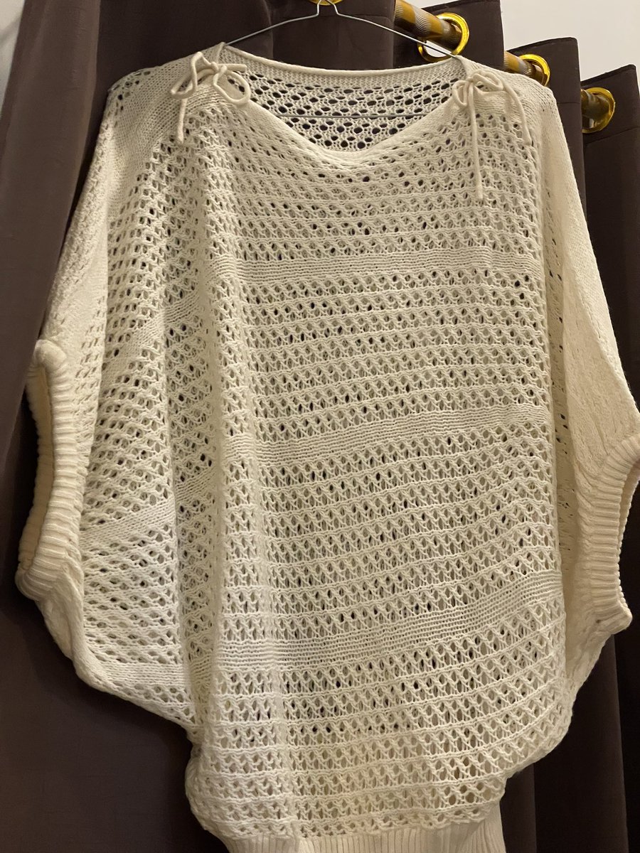glootush's tweet photo. ada yg mau atasan jaring jaring kaya gini?? warna broken white yaa 

💸60k (nego tipis dm aja)
bisa 🍊 yaa 

ld berapa pun aman 
pj 68 https://t.co/xQGSQ8ilLS