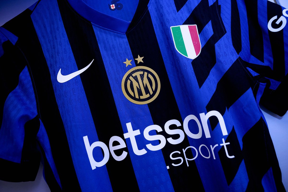 Inter's tweet photo. 🔁 Retweet se ami questa maglia 🥹

#ForzaInter #CoppaItaliaFrecciarossa #InterLazio https://t.co/KB6gCN0V0O