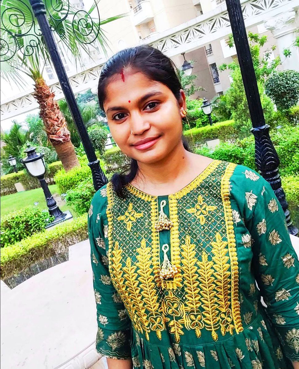 actressf0's tweet photo. Bhabi kesi hai https://t.co/pj6sQxahAL