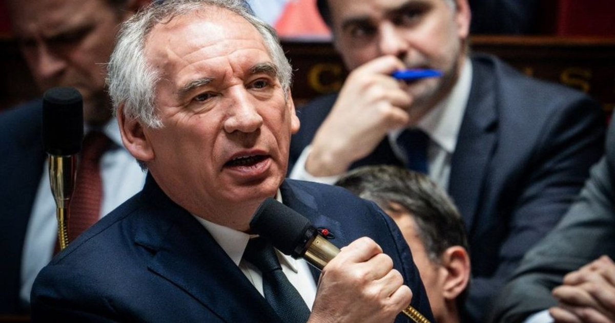 Semaine 1 : "C’est honteux, je n’ai jamais été au courant"
Semaine 2 : "Je n’étais pas au courant mais dans le doute, j’ai demandé une enquête et en plus d’autres savaient mieux que moi"
🔴 Semaine 3 : "Peut-être que oui, j’étais au courant, mais j’ai oublié"

🔴 Vous êtes ici