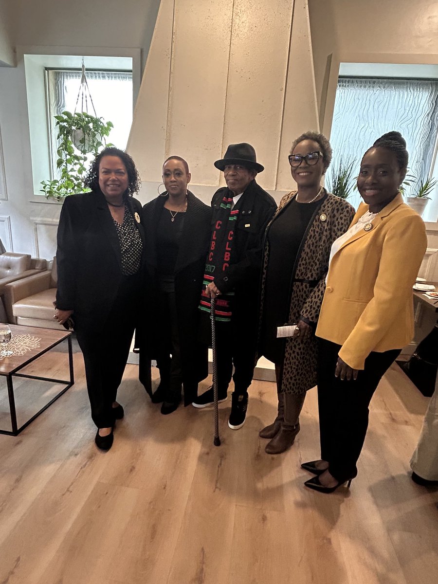 Assemblymember Mia Bonta (@asmmiabonta) on Twitter photo I had the honor to celebrate Oakland’s Jamilia Land as part of the <a href="/CABlackCaucus/">California Legislative Black Caucus</a>’s Unsung Hero awards. I was proud to uplift Jamilia’s relentless work to abolish modern slavery, protect the dignity of those incarcerated, and dismantle systemic injustice in our state. I had the honor to celebrate Oakland’s Jamilia Land as part of the <a href="/CABlackCaucus/">California Legislative Black Caucus</a>’s Unsung Hero awards. I was proud to uplift Jamilia’s relentless work to abolish modern slavery, protect the dignity of those incarcerated, and dismantle systemic injustice in our state.