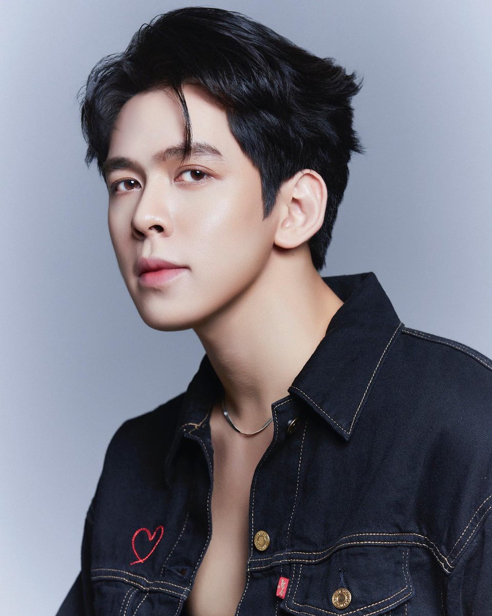 boyslove_france's tweet image. [NEWS] L&apos;acteur vietnamien #BaVinh (#MrCinderella, #TeenagerJudge, #WantToSeeYou...) a annoncé qu&apos;il ne renouvellerait pas son contrat avec #O2Production, dont il était devenu une figure centrale.

Le studio a par ailleurs annoncé que son propre avenir était très incertain.