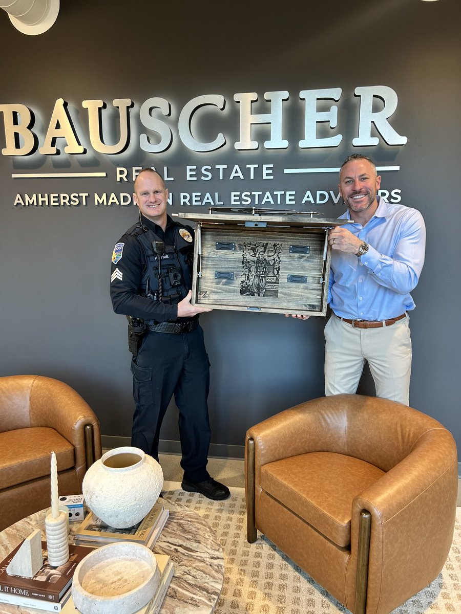 MattBauscher's tweet photo. Such a thoughtful gift! THANK YOU for this amazing custom safe!!! #BoiseState #customsafe https://t.co/tgOjTRPmNU