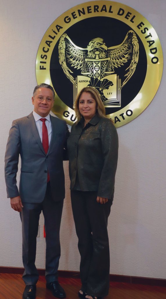 El Fiscal General del Estado de Guanajuato, Dr. Gerardo Vázquez Alatriste, se reunió con la Dip. María Eugenia García Oliveros, presidenta de la Comisión de Justicia del <a href="/CongresoGto/">Congreso del Estado de Guanajuato</a>, para fortalecer la procuración de justicia en nuestra entidad. 

En un diálogo cercano y