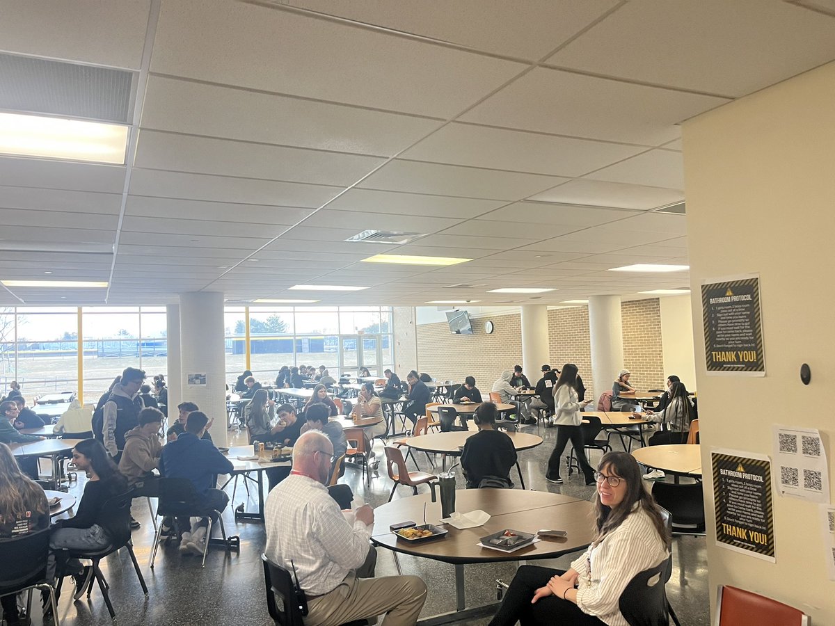 BASDMsSage's tweet photo. IXL celebration breakfast today for achievement in math 💛🖤 @basdjacksilva @Leesonscience @BethlehemAreaSD @FreedomHSPates https://t.co/mVaTBfYRK7