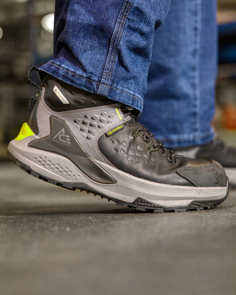 shoesforcrews's tweet image. Protection from every direction. The ultra-comfortable ACE® ARROW™ waterproof work boot. Look good. Feel good. Stay safe. ow.ly/40hf50V2mJg

#workboots #slipresistant #shoesforcrews #nanocompositetoe #comfortable