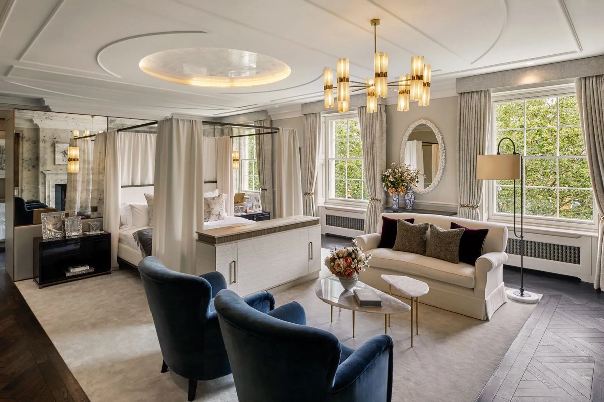 RuleProperties's tweet image. traveltuesday ✨

11 🛌 | 10 full 🛁 | 20,987 Sq Ft. | $82,060,346

Portland Place
London, England, W1B United Kingdom

Listed by: James Gubbins @ United Kingdom Sotheby's International Realty

ow.ly/q6y350V64n5 for the full property tour!

#RuleProperties