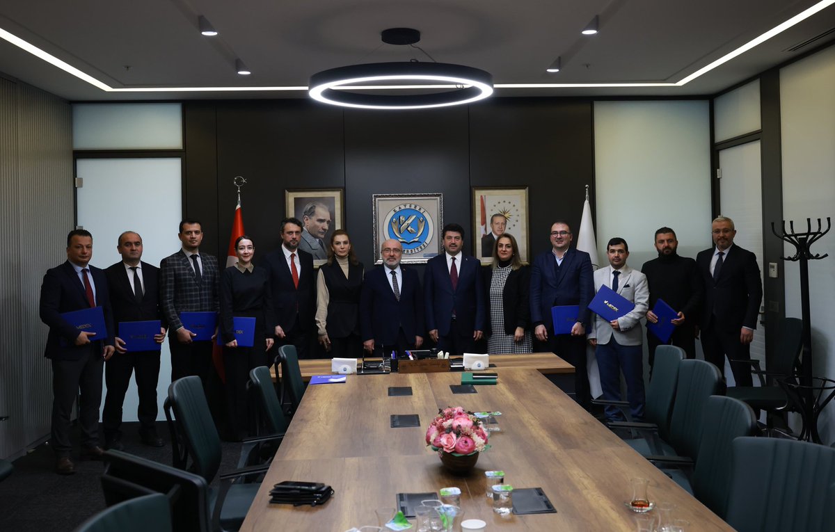 Akredite olan programlarımızın akreditasyon belgeleri Rektör Hocamız Prof.Dr. Sn.Kurtuluş Karamustafa ve MEDEK Yönetim Kurulu Başkanı Sakarya Uygulamalı Bilimler Üniversitesi Rektörü Prof. Dr. Sn.Mehmet Sarıbıyık tarafından takdim edildi.<a href="/ProfKaramustafa/">Prof. Dr. Kurtulus Karamustafa 🇹🇷</a> <a href="/kayseriedu/">Kayseri Üniversitesi</a> <a href="/MEDEKMEK/">MEDEK</a>