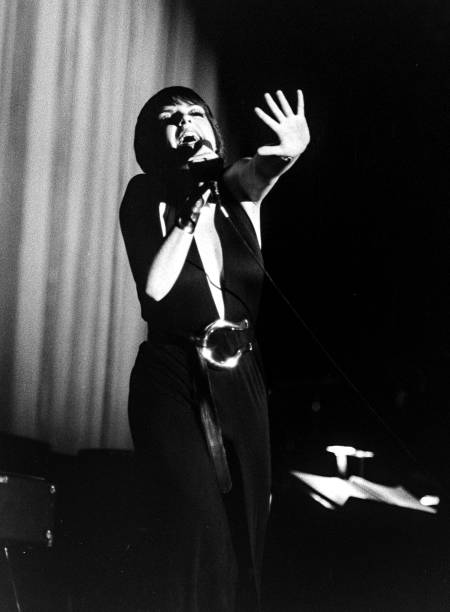 iShowTunes's tweet photo. #LizaMinnelli performing at the #BostonMusicHall, 1973.
Photo by #RonPownall/@GettyImages) https://t.co/0IKvtv8r11