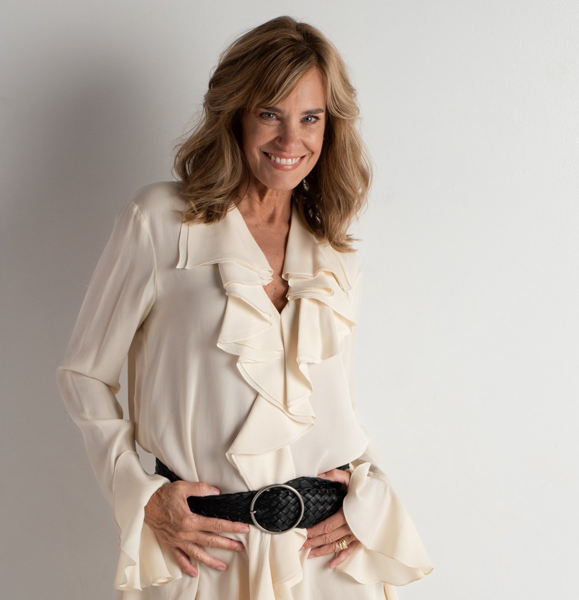 Last minute HUGE news y'all! I will be appearing at the Lexington Comic and Toy Convention March 6 - 9 for a "Weekend at Bernie's" REUNION!!!! Last one was 10 years ago! 
lexingtoncomiccon.com