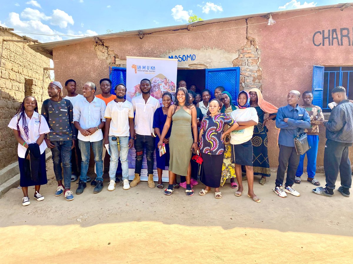 lamuka_uganda's tweet photo. #Day2 Our liquid soap making training was a huge success! 30+ participants gained hands-on experience. Thanks to our partner @ujio_hub! Empowering entrepreneurs at Lamuka Innovation Center #LamukaInnovationCenter #UJIOHub #Entrepreneurship https://t.co/zW4k7YNuh5
