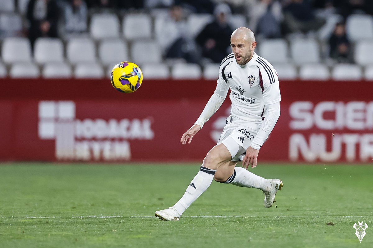 jongar91's tweet image. Derrota en casa. Aprendizaje para seguir creciendo equipo. A seguir trabajando y siempre hacia delante.
Con ganas de domingo en el Belmonte!!
Aupa Alba 🫡🦇🤍