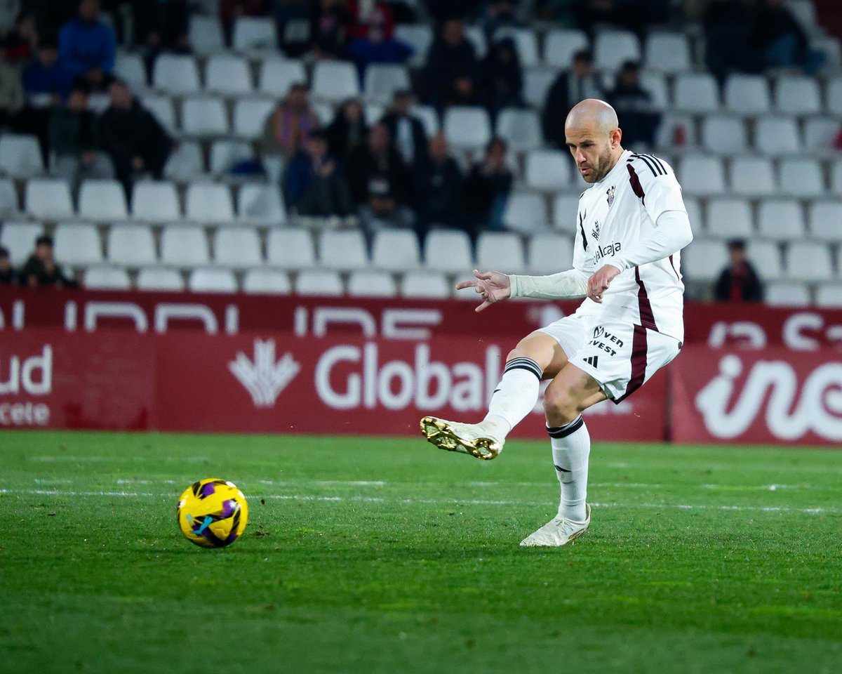 jongar91's tweet image. Derrota en casa. Aprendizaje para seguir creciendo equipo. A seguir trabajando y siempre hacia delante.
Con ganas de domingo en el Belmonte!!
Aupa Alba 🫡🦇🤍