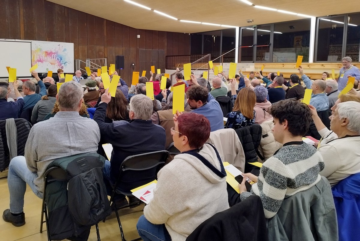 ERCVallesOr's tweet photo. Hem celebrat el #CongrésComarcal d'ERC en el marc del #30CongrésNacionalERC 
L'assemblea de militants del #VallèsOriental i el #VallèsOccidental ha debatut més de 400 esmenes a les ponències que han de marcar la trajectòria del partit els propers anys
#Martorelles https://t.co/SEaqjjF38u