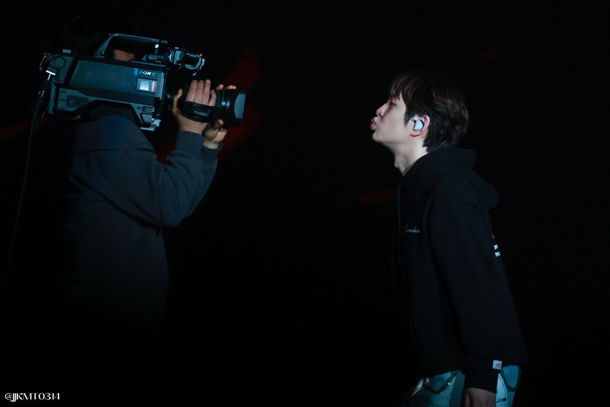 jjkmt0314's tweet image. 250222 [ONEW THE LIVE : CONNECTION] IN SEOUL ✨DAY2     

😗🎥

#オンユ #オニュ #온유더라이브 #ONEWTHELIVE #ONEW_THE_LIVE_CONNECTION