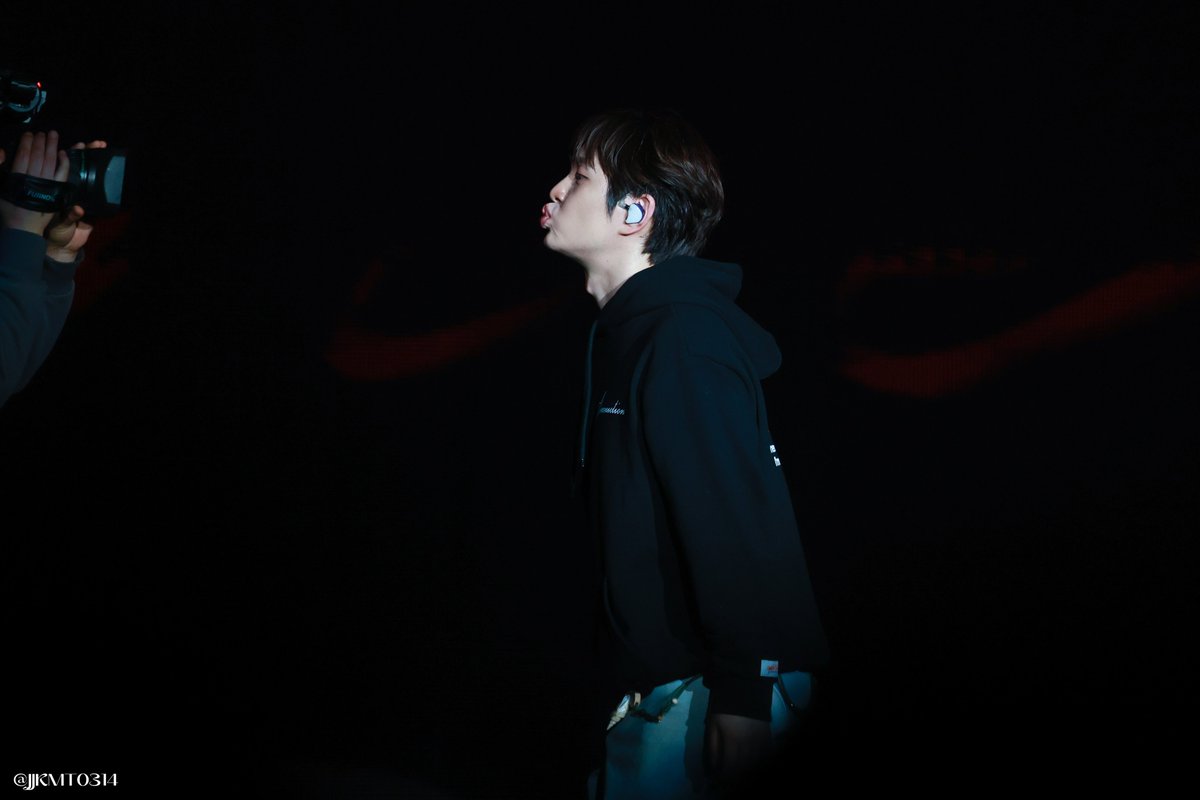 jjkmt0314's tweet image. 250222 [ONEW THE LIVE : CONNECTION] IN SEOUL ✨DAY2     

😗🎥

#オンユ #オニュ #온유더라이브 #ONEWTHELIVE #ONEW_THE_LIVE_CONNECTION