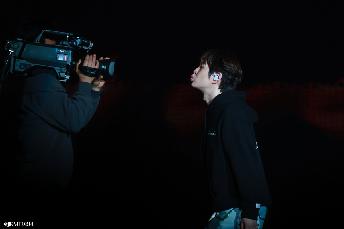 jjkmt0314's tweet image. 250222 [ONEW THE LIVE : CONNECTION] IN SEOUL ✨DAY2     

😗🎥

#オンユ #オニュ #온유더라이브 #ONEWTHELIVE #ONEW_THE_LIVE_CONNECTION