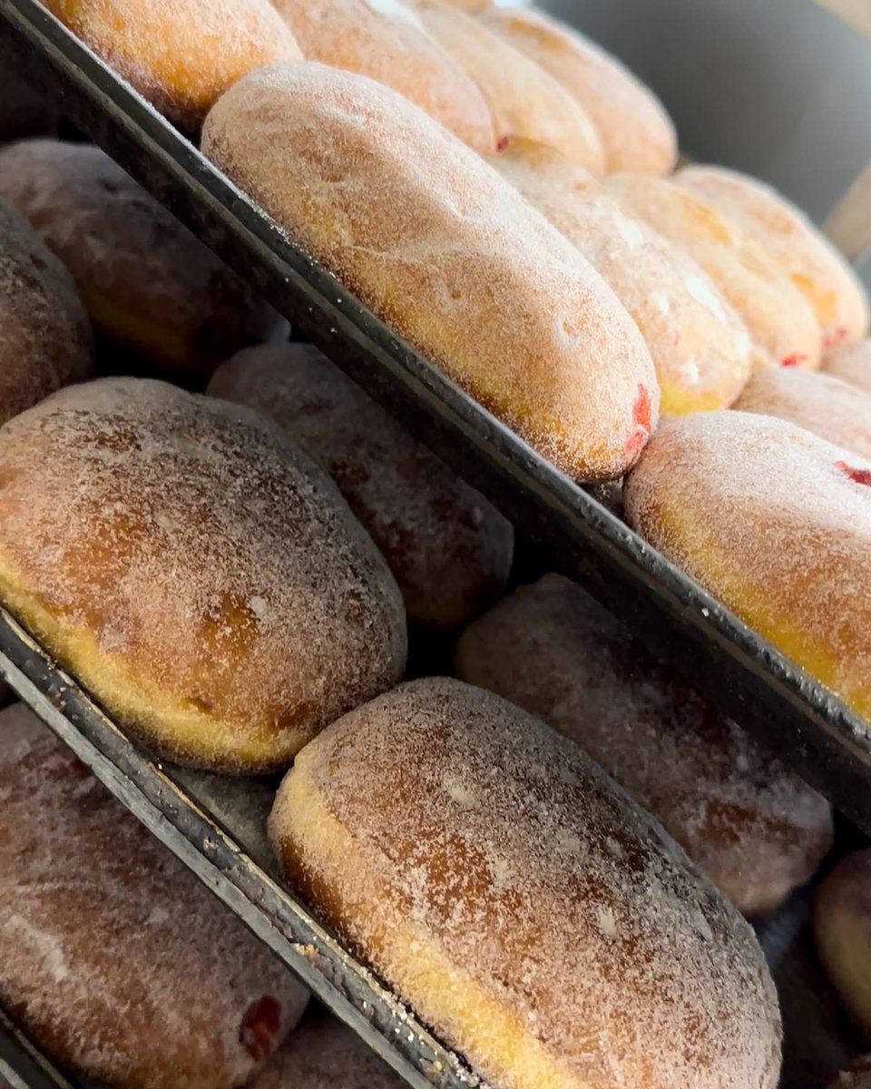 ChicagoPastry's tweet photo. Counting down the days….

Paczki day is just one week away. Pre order now for pickup on 3/4/2025. We will be open 7am-4pm! 

#paczki #paczkiday #fattuesday #chicagodoughnuts #chicagobakery #chicagosbest #fattuesdaychicago #wbbmradio https://t.co/MiaJQJQfl1
