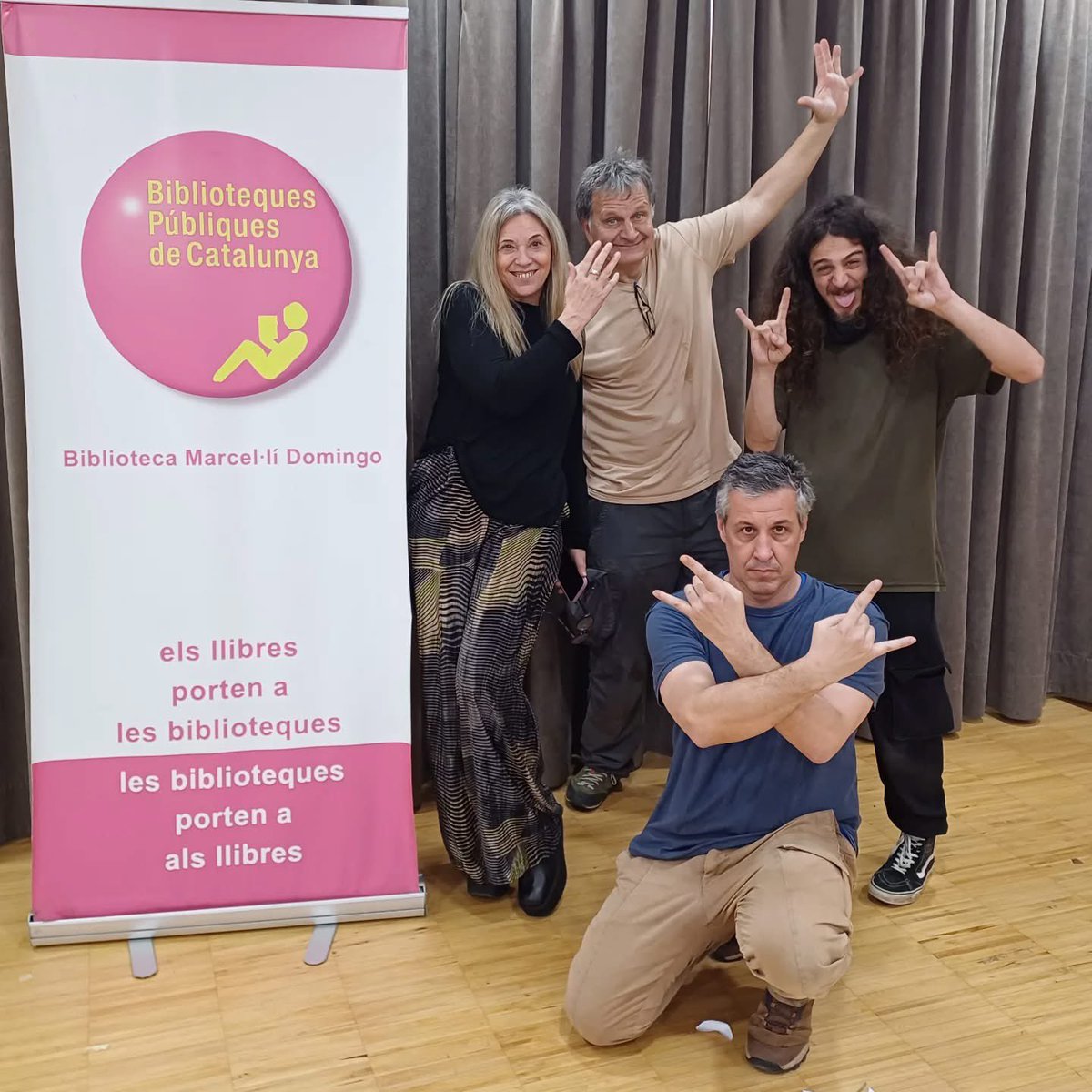 irenepradesg64's tweet photo. Gràcies artistes Rafa Castañer, Joaquín Moya i Marc! Sou sensacionals💯
#CatalunyaAbstracta #PuntoyRayaFestival #TeatreDObjectes #AnimacióAbstracta #CreativitatInfantil #Experimentació #CinemaAbstracte @bibliotequescat @bibliotecamd https://t.co/ZB10zXlYia