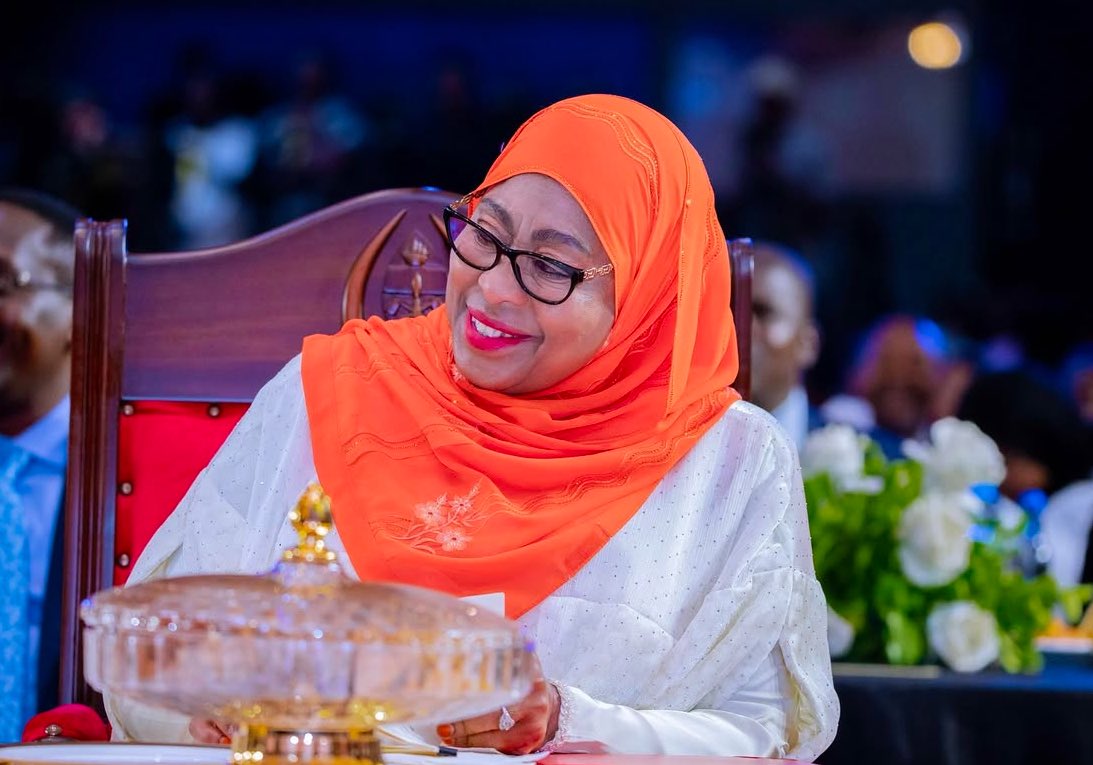 Daudi_Kasimu's tweet image. Chini ya utawala wa Rais Samia Suluhu Hassan, kilimo Tanzania kimeona mafanikio makubwa. Mpango wa BBT-YIA umezinduliwa kwa ajili ya vijana, benki za kilimo zimeimarishwa kwa mtaji wa bilioni 208, na mikopo ya riba nafuu (10%) inapatikana.