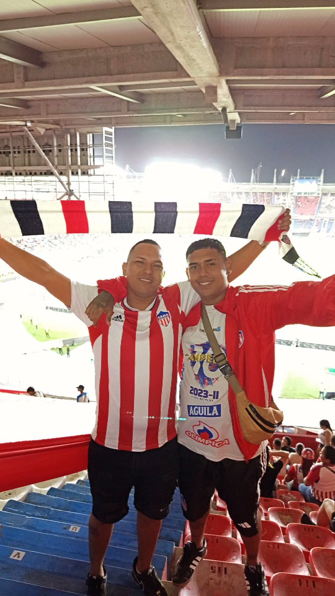 bny360_'s tweet photo. Jugador de mi barrio a la cancha tradicional 🤍♥️ Los 500 Masoquistas Junior Club SA https://t.co/IX80xwLvXQ