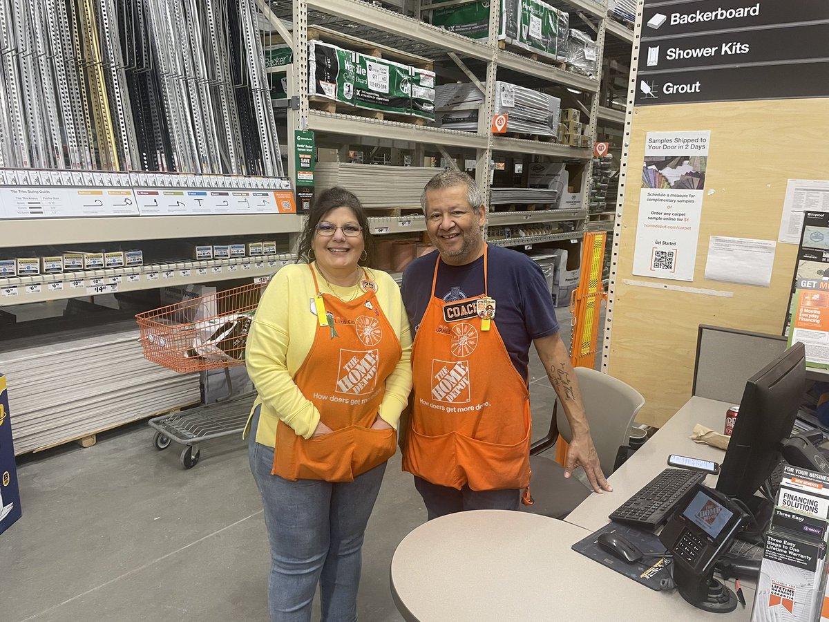 I’m here at store 0946 in Vineland New Jersey with COS Liza Alvarez discussing PRO sales, which this store is thriving in! Shout out to store 0946 from ACS! Thanks for the partnership and all the hard work!
