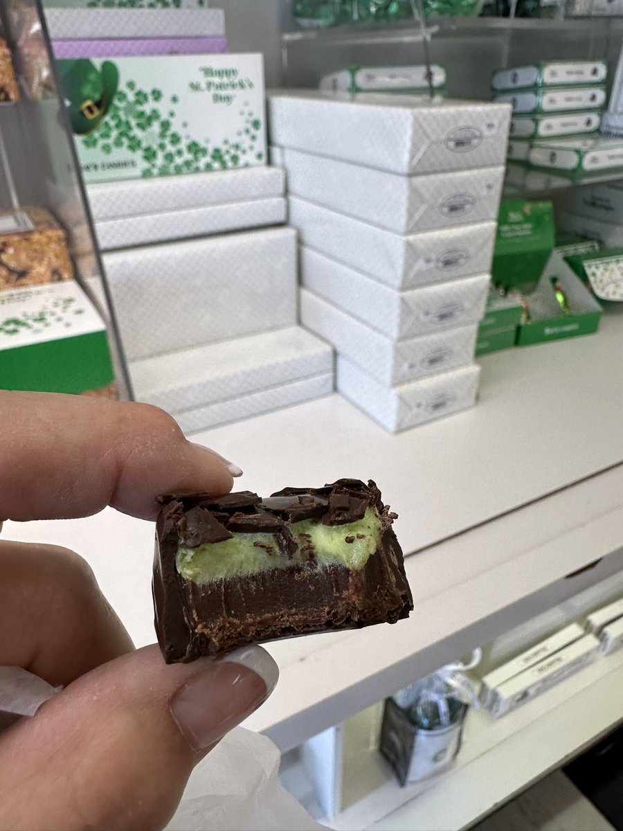 corkysfarm's tweet photo. Got me a sample of the mint scotchmallow … good but not like a #scotchmallow #seescandies more like a fudgy mint brownie https://t.co/zqWKwDrh2k