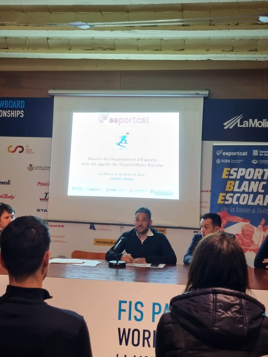 ⛷️🏂Trobada <a href="/esportcat/">Esports</a>  amb ConsellsEsportius del programa #EsportBlancEscolar. 
Posada en comú per avançar aquest 2025 amb aquest programa d'èxit:
☑️2623 alumnes 3r i 4t EP
☑️9 Consells Esportius del Pirineu
Esquí Alpí, Esquí Nòrdic i Surf de Neu amb 6 jornades + graduació final