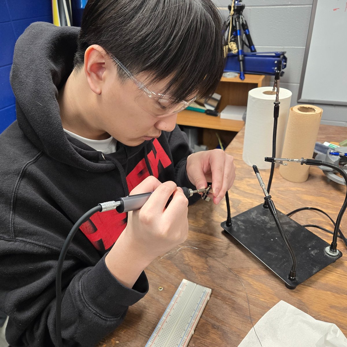 utrocketry's tweet photo. Making long-distance calls look like child's play to the Project Hyperion Payload 🚀 As we move to the FRR milestone for this year's @StudentLaunch, we have our mission payload electronics sending flight telemetry to our own ground station! Go Hyperion, Go Rockets 🚀 https://t.co/gEpDlj3K90