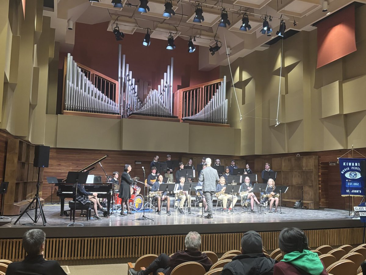 Our Phoenix Jazz Band wowed at Kiwanis today. First place congratulations!