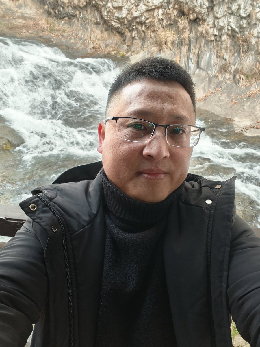 Vmiegong2's tweet image. 🔸️联盟里被洗脑的傻货都嗨完了？扔个真相弹给你们。你们不是陷害V先生是中共特务？演一出特务在墙内抓占友的漏洞百出的戏，真尼玛好骗，难怪被CCP联盟及农场洗脑成啥样了，还出的来吗？既没识真假，又无辨善恶，满身的贪嗔痴，替老郭骂骂你们，一群只会喊口号，被CCP操控的傻货，精神上的侏儒哈哈哈