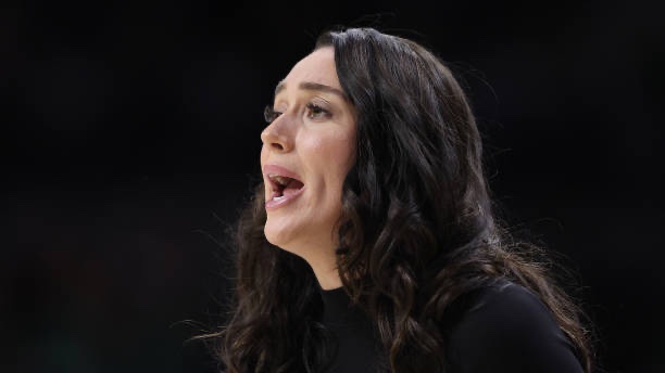Top 5 Young Assistant Coaches🚨

1. Winston Gandy🐔
2. Blanche Alverson🐝
3. Bill Ferrara🍢
4. Michaela Mabrey☘️
5. Gary Redus🐯

Comment you thoughts and other names below as these coaches could be getting looks in the next couple of weeks👀