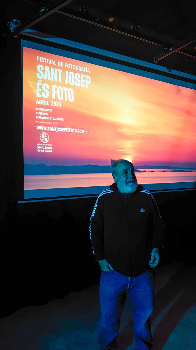 Hoy hemos recibido a uno de los organizadores del festival <a href="/santjosepesfoto/">Sant Josep és Foto</a>, que ha explicado a nuestros estudiantes todo lo que se encontrarán en esta primera edición del festival de fotografía ‘Sant Josep és Foto’ de Ibiza 📸

#SantJosepEsFoto