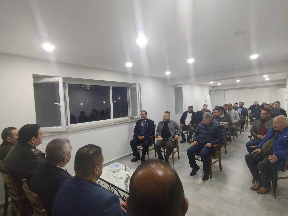VeyselSahinMhp's tweet photo. Bayındır İlçe Teşkilatımızı, İl Yönetim Kurulu Üyelerimiz ile birlikte ziyaret ederek gündeme dair değerlendirmelerde bulunduk. 

İlçe Başkanımız Mehmet Karakaya’ya, İlçe Yöneticilerimize, Meclis üyelerimize ve tüm Ülküdaşlarımıza misafirperverlikleri için teşekkür ediyorum. https://t.co/qlMA44Qv61
