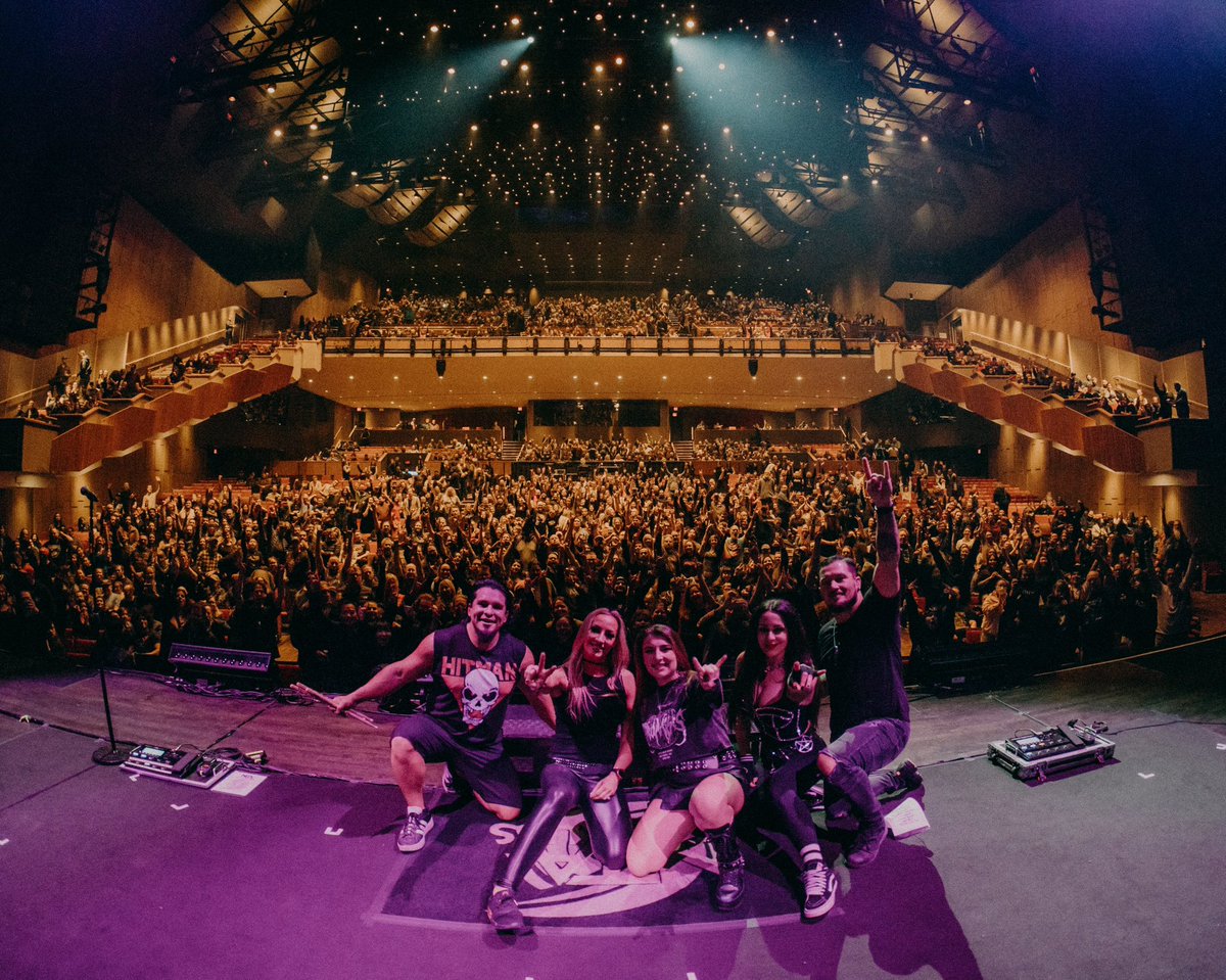 thejoshv's tweet image. Vancouver, you were amazing!
A huge thank you to our dear friend and wedding officiant Mick Foley , for joining us at the show and introducing us.
It was a pleasure meeting @VillainTaraZep @LindsBarbie ,and the rest of the crew.
Tonight,we're in Seattle at the Moore Theatre